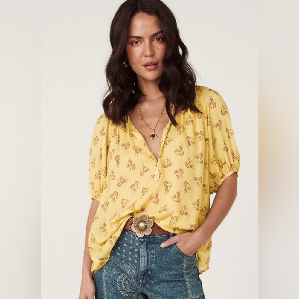 Spell The Rebel Spirit Short Sleeve Blouse in Daffodil